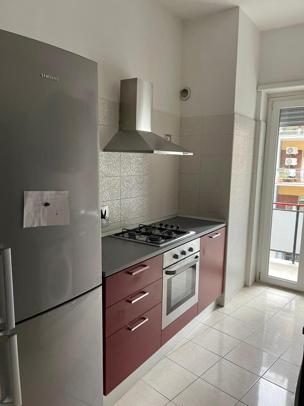 Tiburtina Station Apartamento *